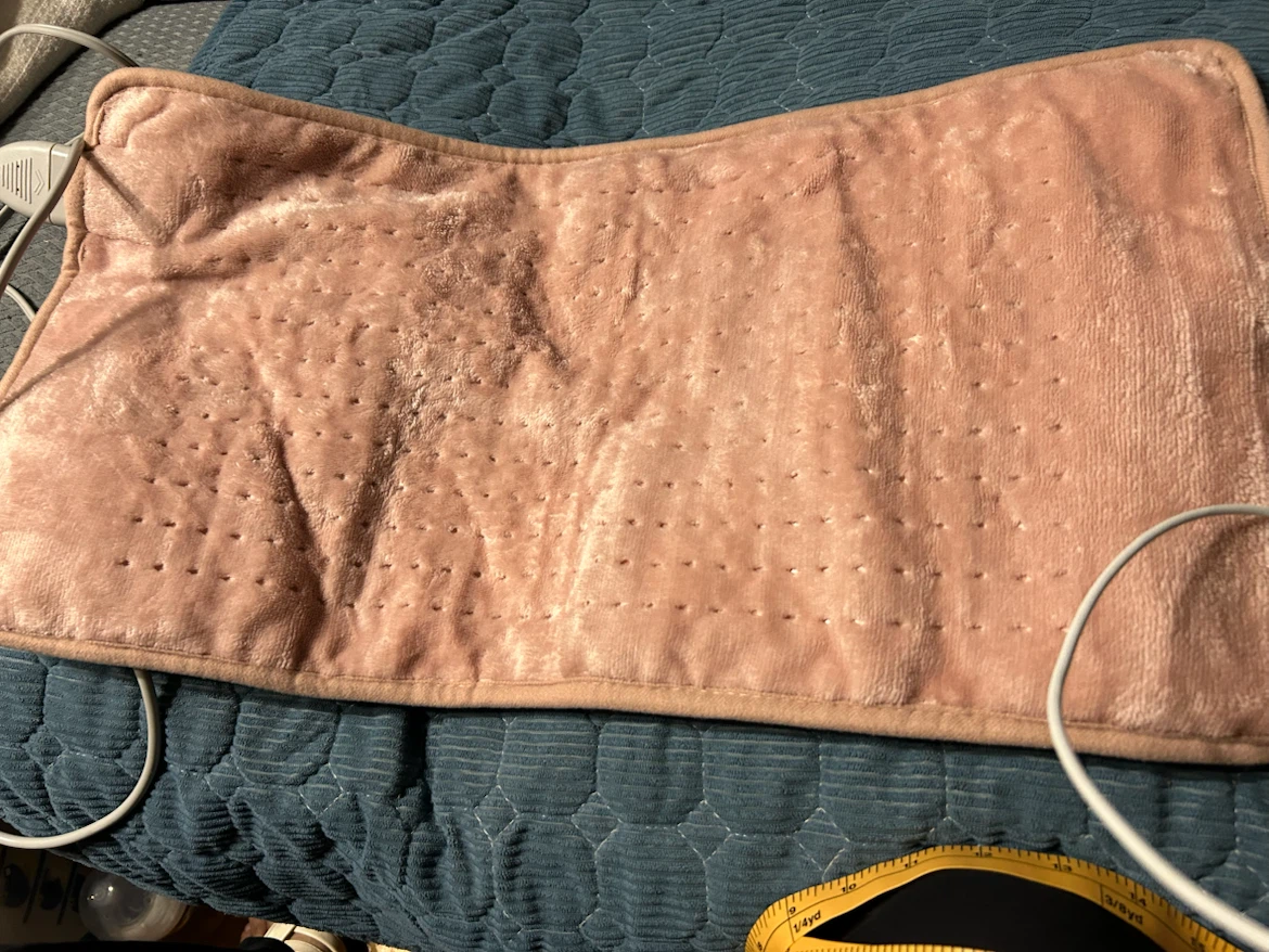 New- Electric Heating Pad Pink ! - photo 3