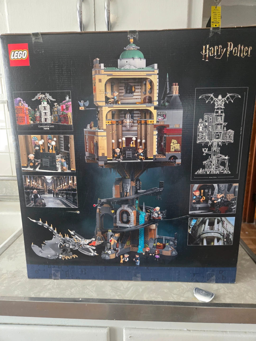 LEGO  Gringotts Wizarding Bank Collectors Edition Set 76417 - photo 2