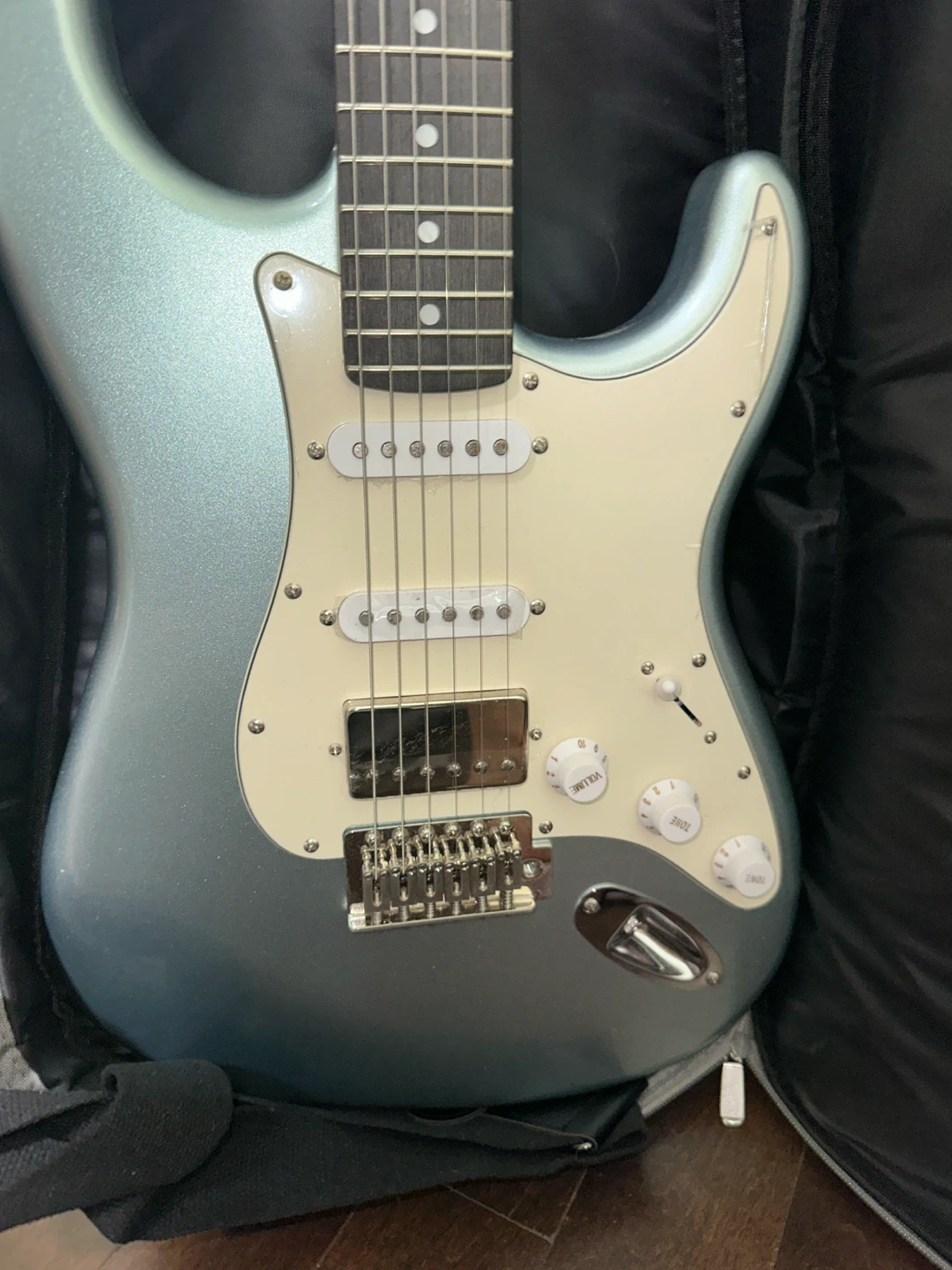 Donner Electric Guitar with Gig Bag and Stand - photo 2