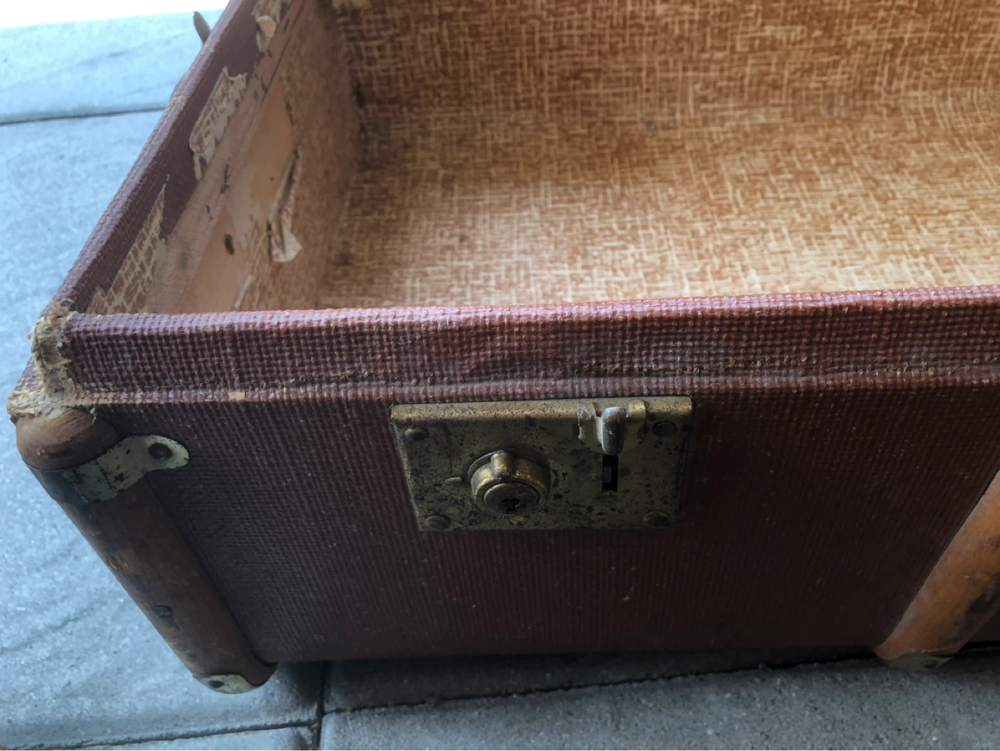 Vintage Brown Suitcase Trunk - photo 2