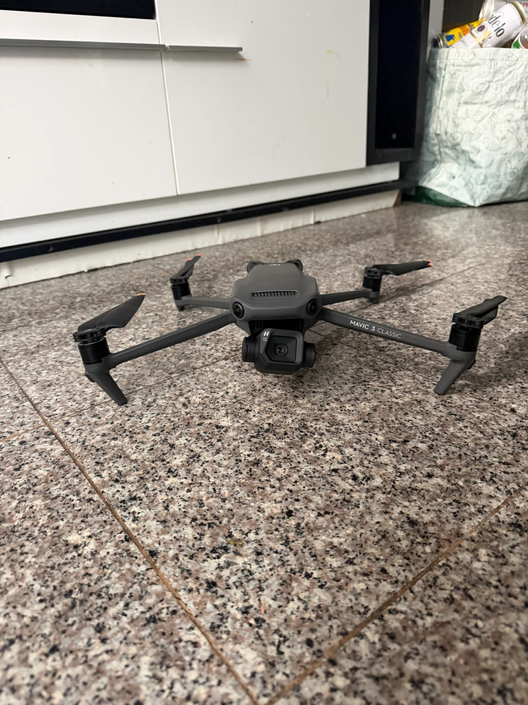 DJI Mavic 3 Classic Drone with RC Controller and Accessories - photo 4