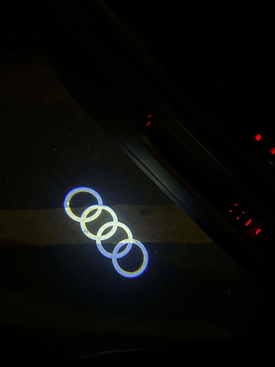 Black Audi A4 2.0T Sedan - photo 5