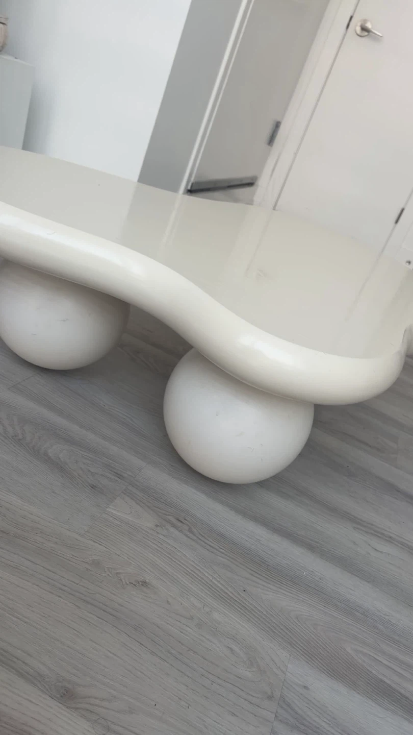 White unique aesthetic cloud living room table - photo 2