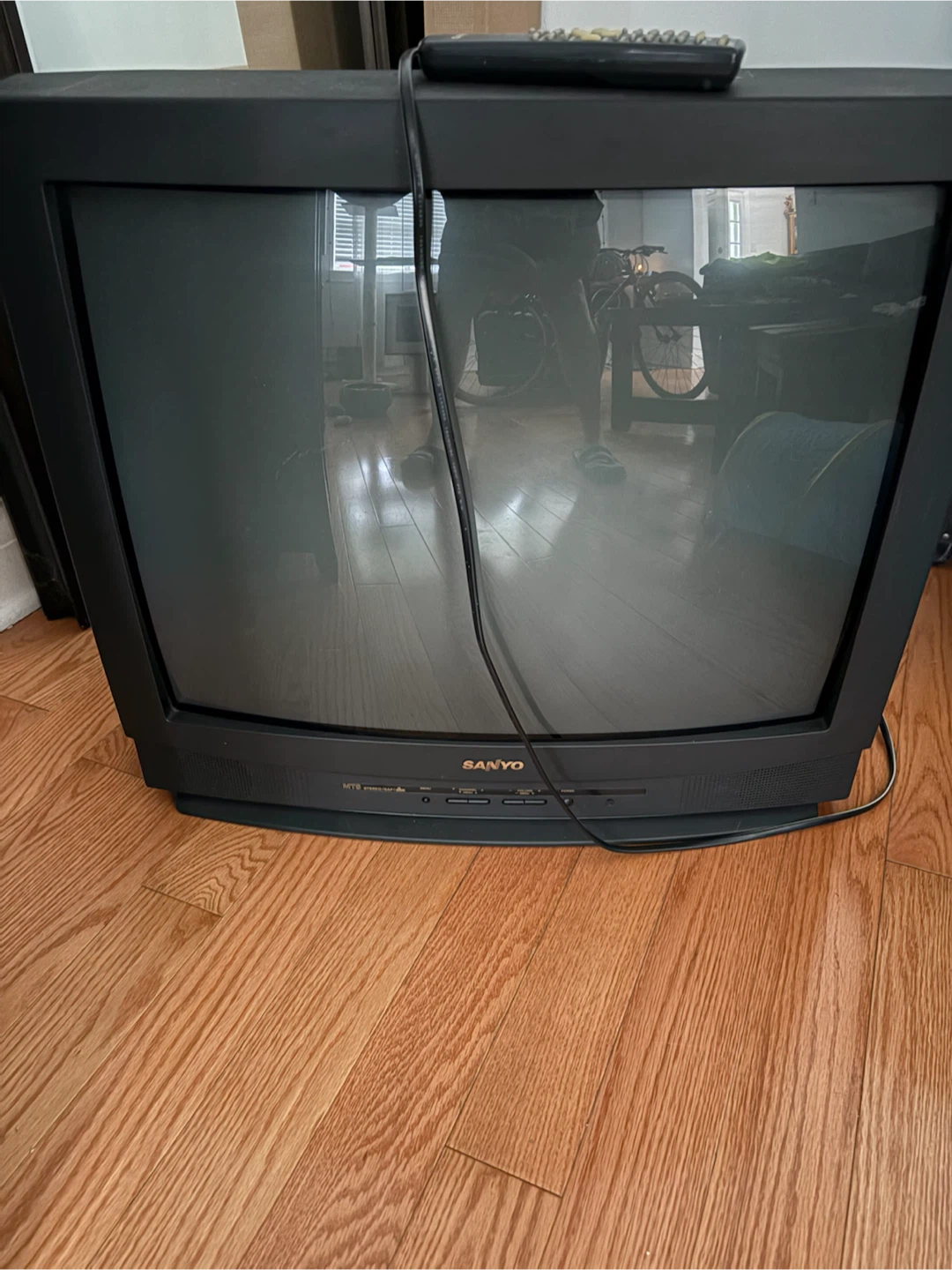 Sanyo 27” CRT Television with Remote