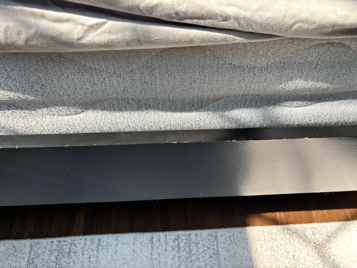 Full/Double bed (mattress + box spring) and night table - photo 5