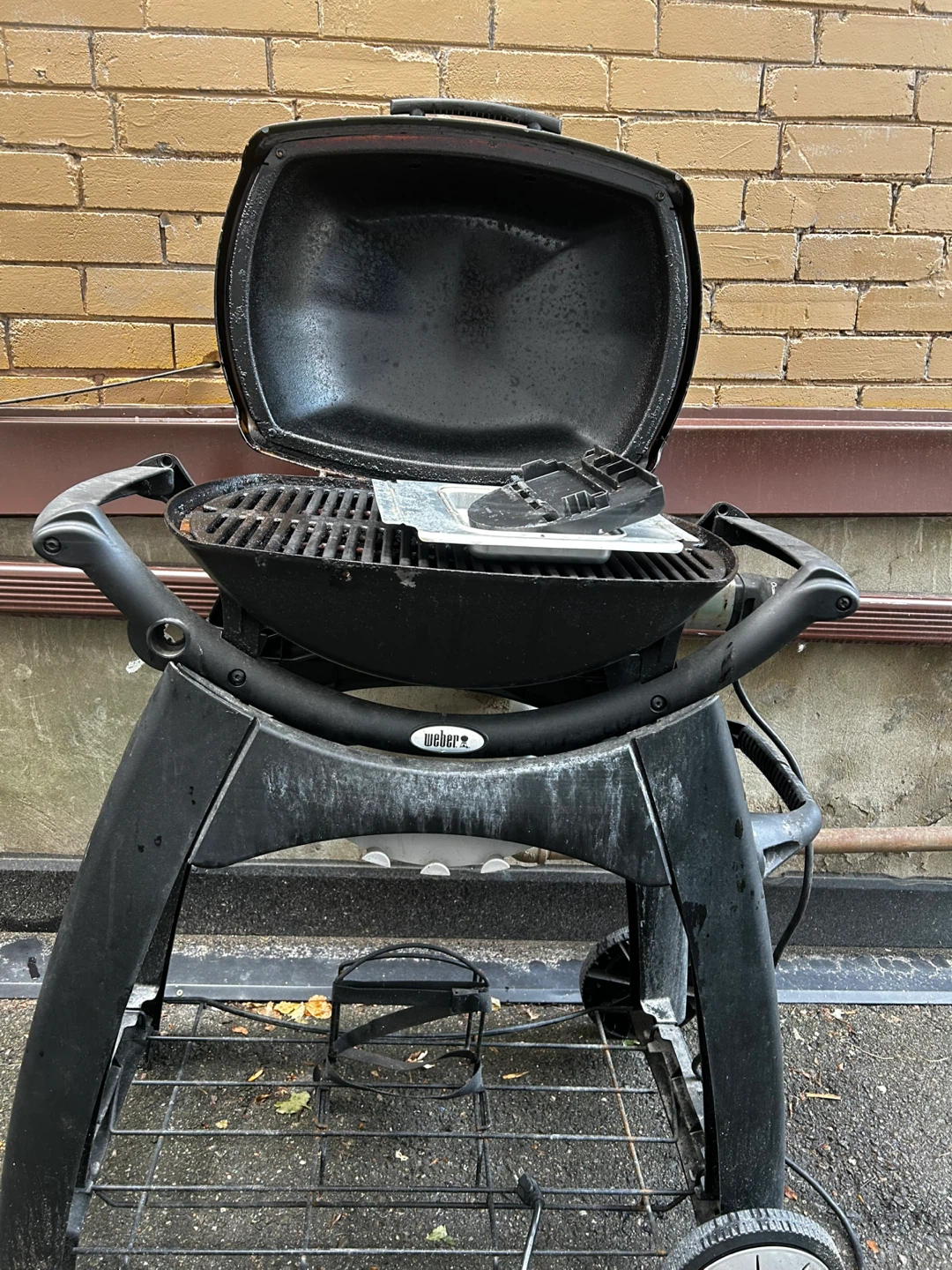 Weber Portable Electric Grill - photo 2