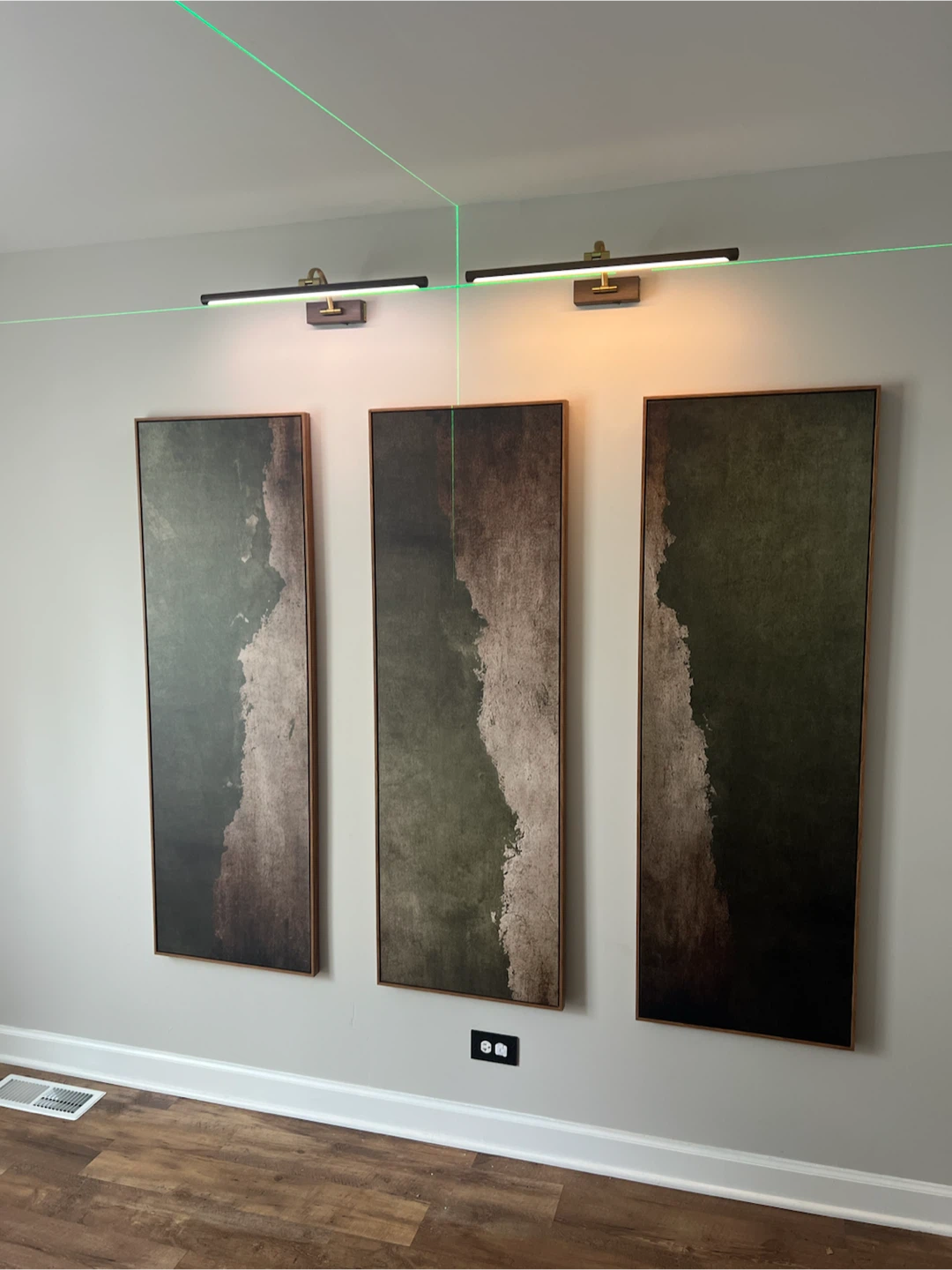 📺🖼️ Chicago Handyman: TV Mounting, Mirrors, Art & Decor