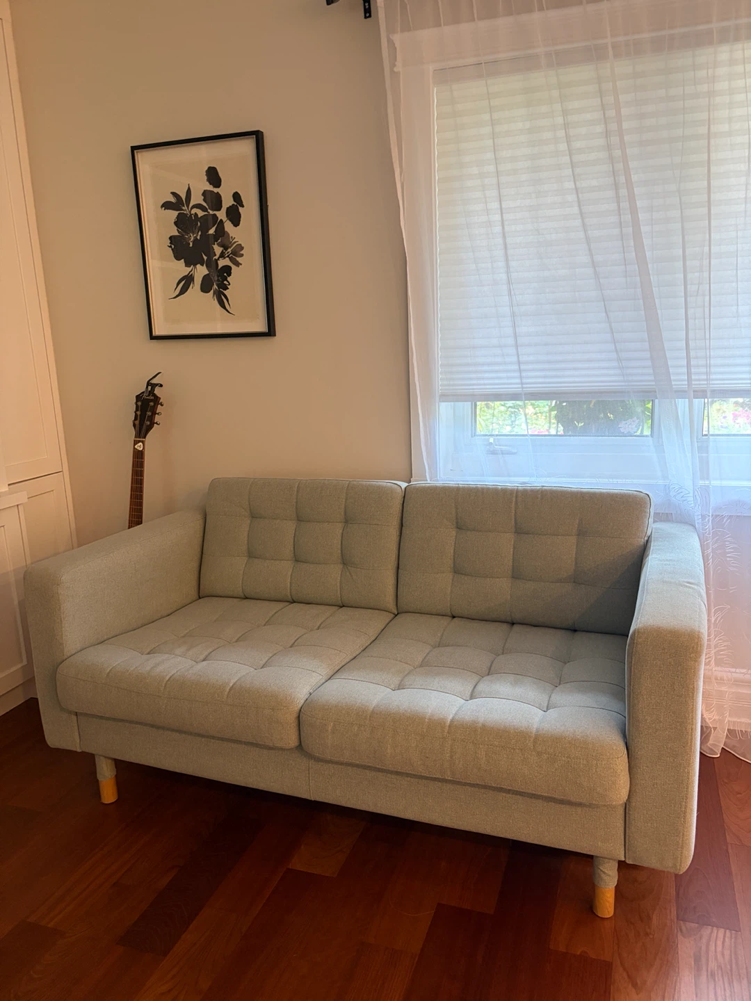 Sofa / Couch light green color in perfect condition - photo 2