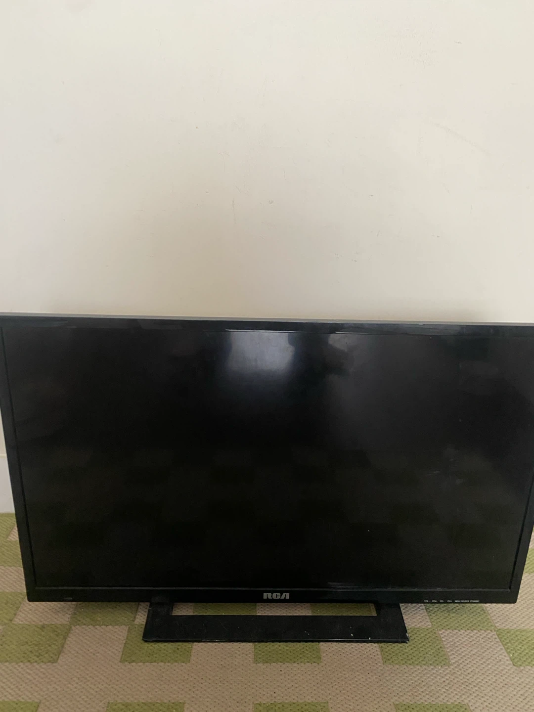 RCA 32” Flat Screen TV