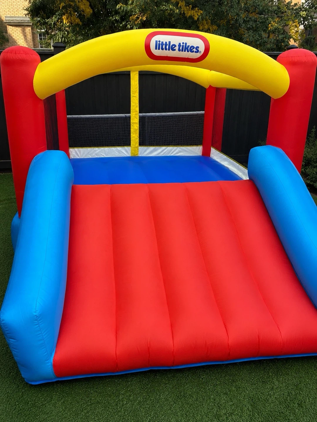 Little Tikes Inflatable Bounce House with Slide - photo 2