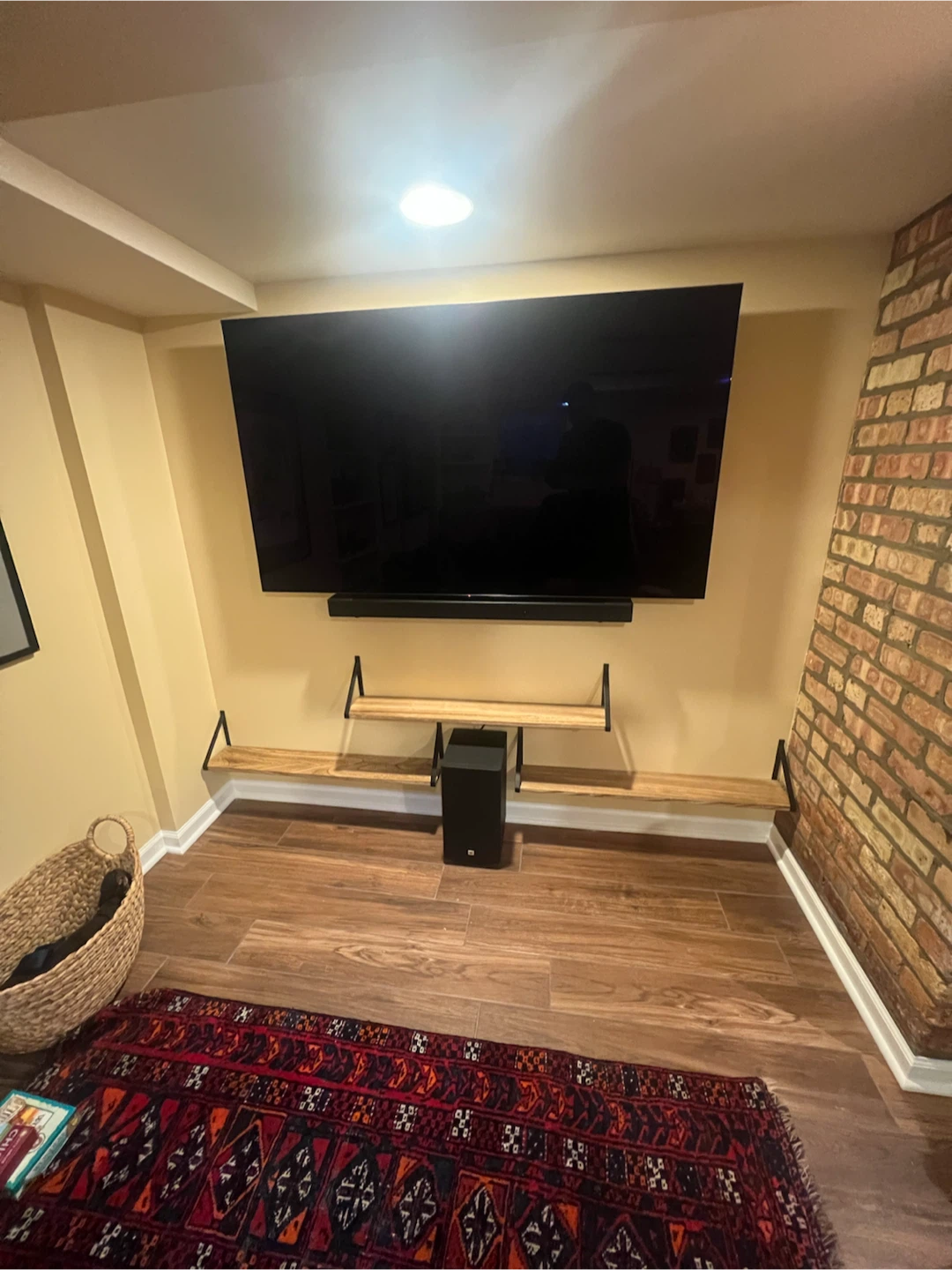 📺🖼️ Chicago Handyman: TV Mounting, Mirrors, Art & Decor - photo 2