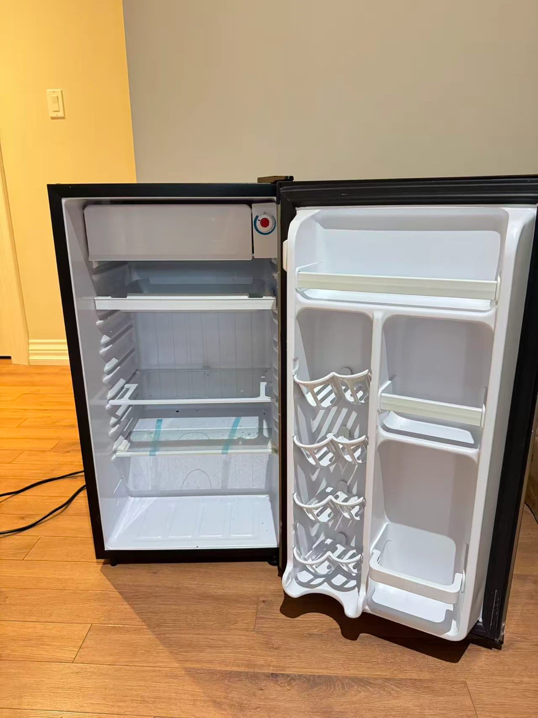 Danby Mini Fridge - photo 2