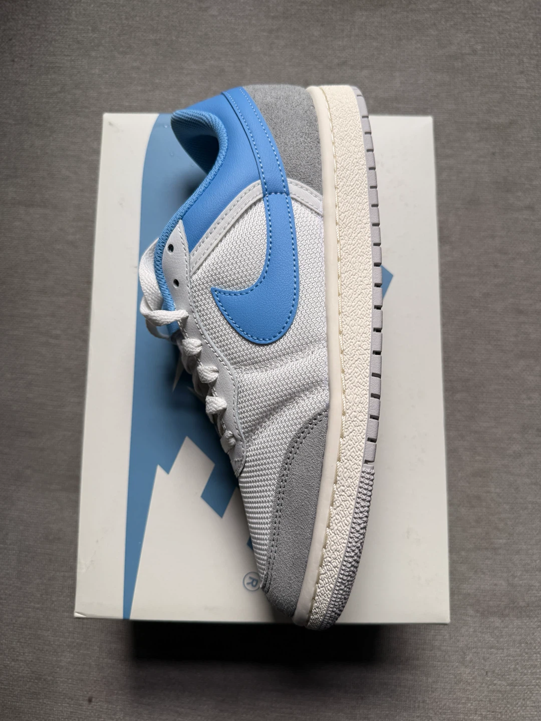 Nike Air Jordan 1 Skyline Low "Summit White/French Blue" Size 8 - photo 2