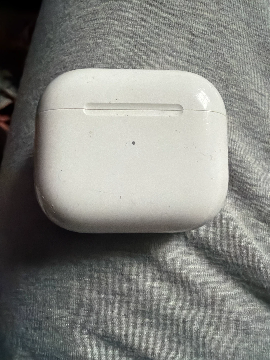 Apple AirPods Pro Charging Case