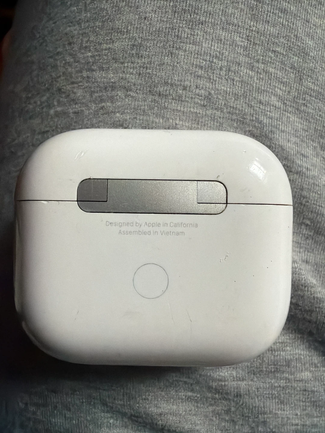 Apple AirPods Pro Charging Case - photo 2