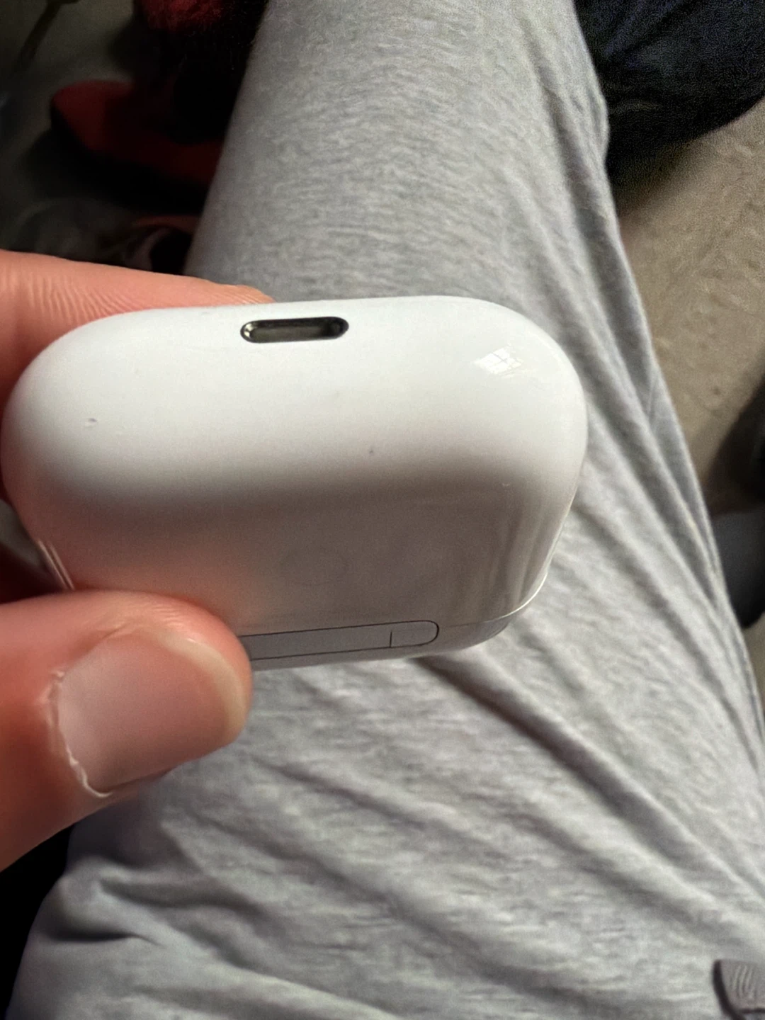Apple AirPods Pro Charging Case - photo 3