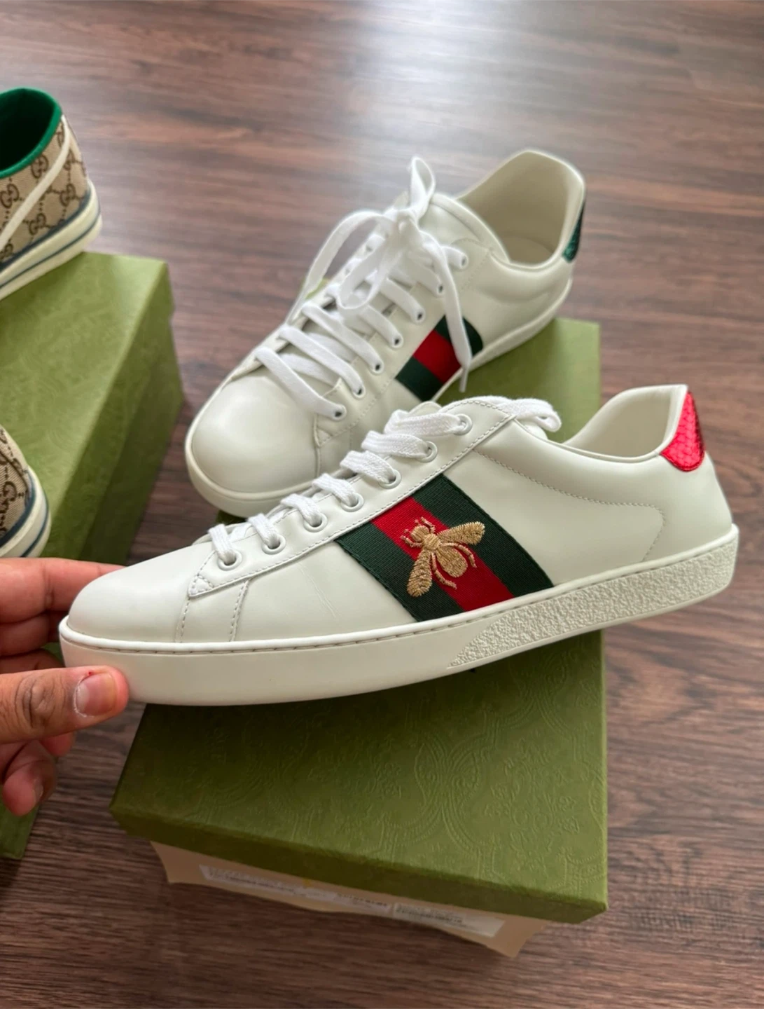 Gucci and LV lot of 3 Sneakers - photo 2
