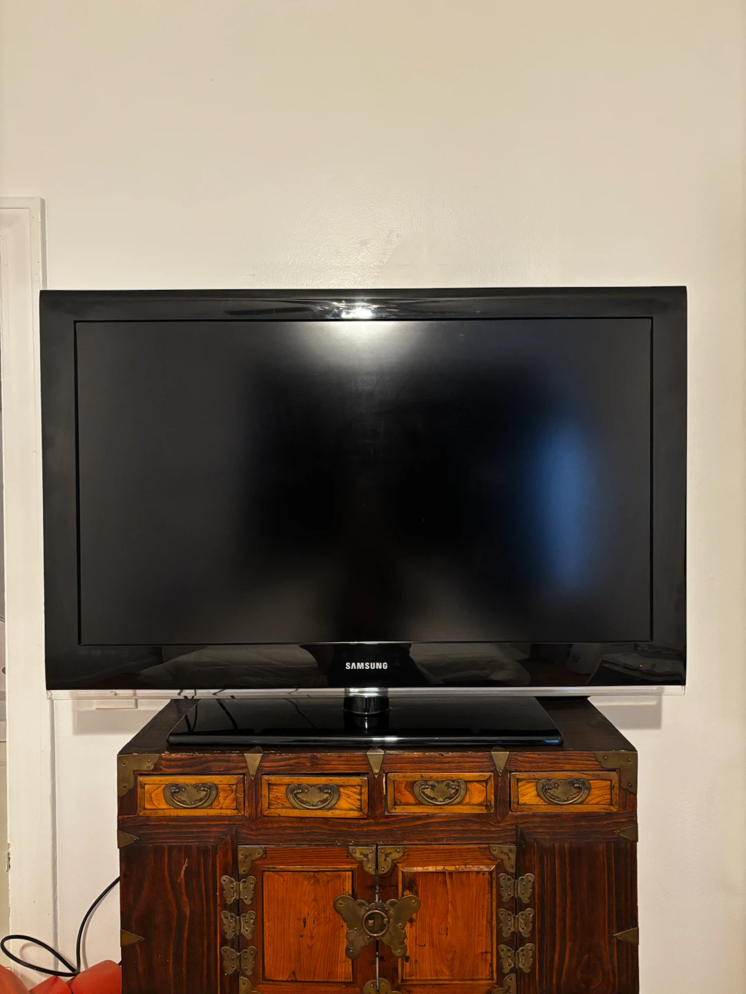 Samsung Flat Screen TV - photo 2