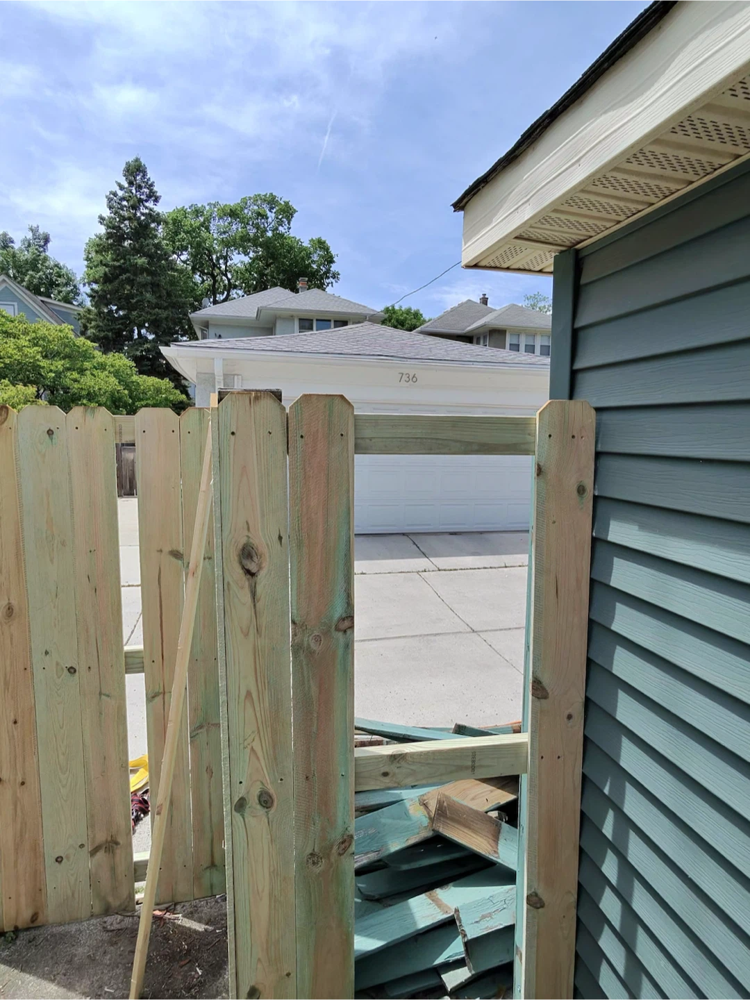 Chicago Fence Repair & Installation: Wood, Vinyl, Gates & Posts⁠ - photo 2