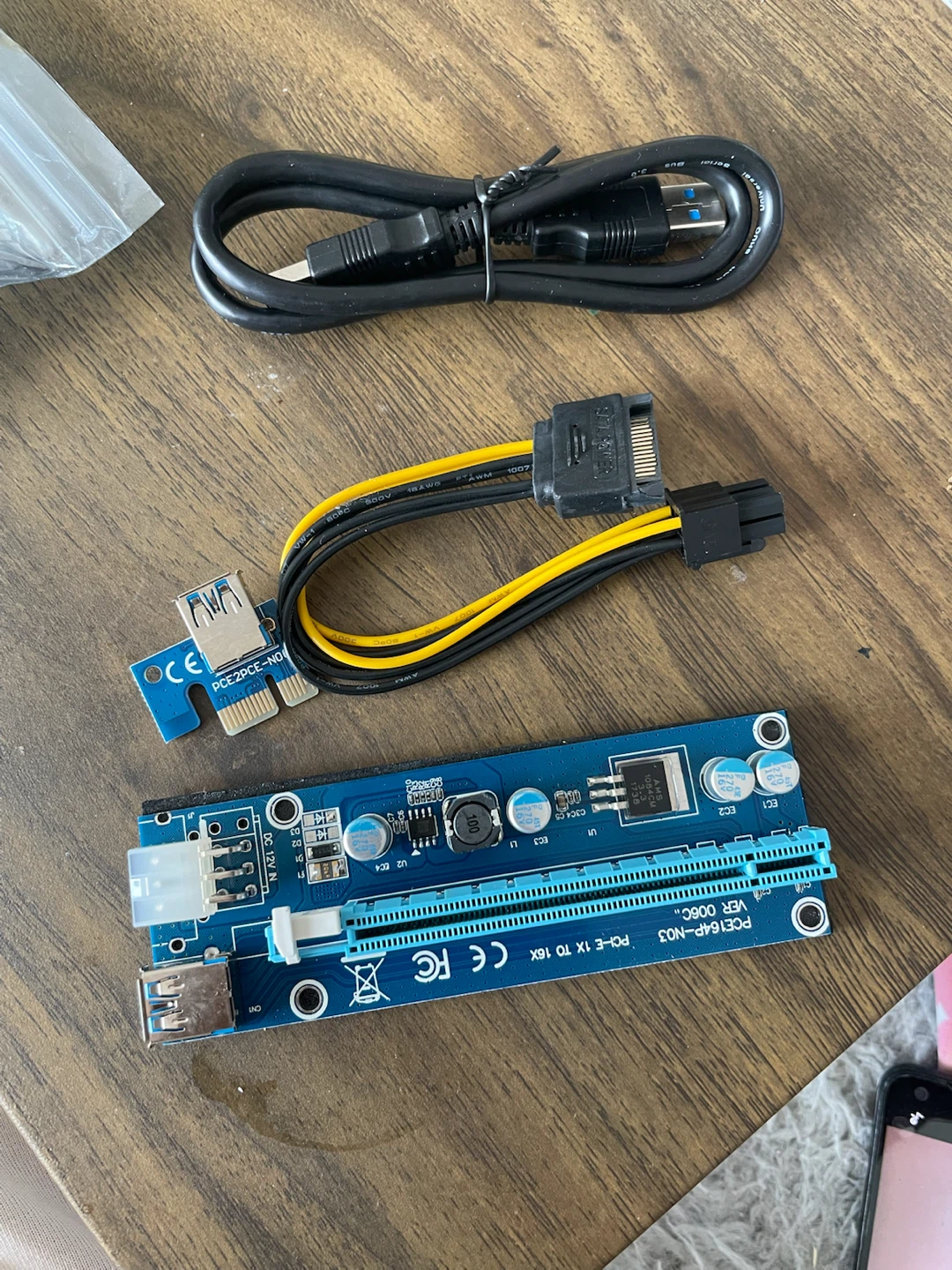 PCI-E Riser Card & Cables