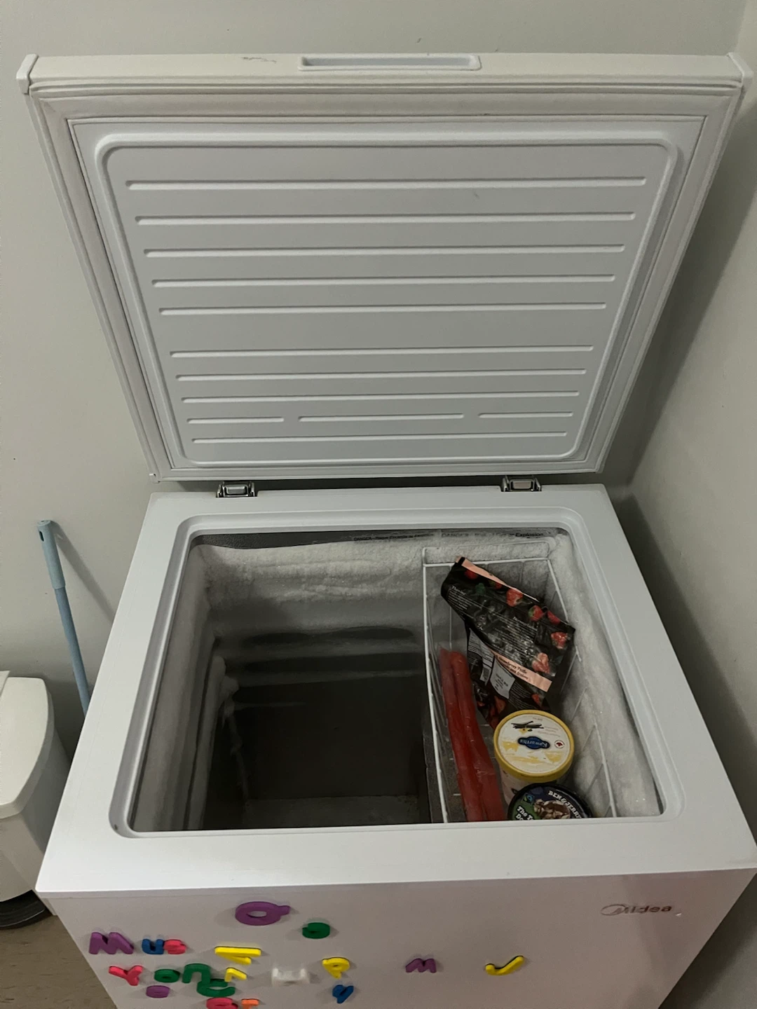 Midea Chest Freezer - photo 3