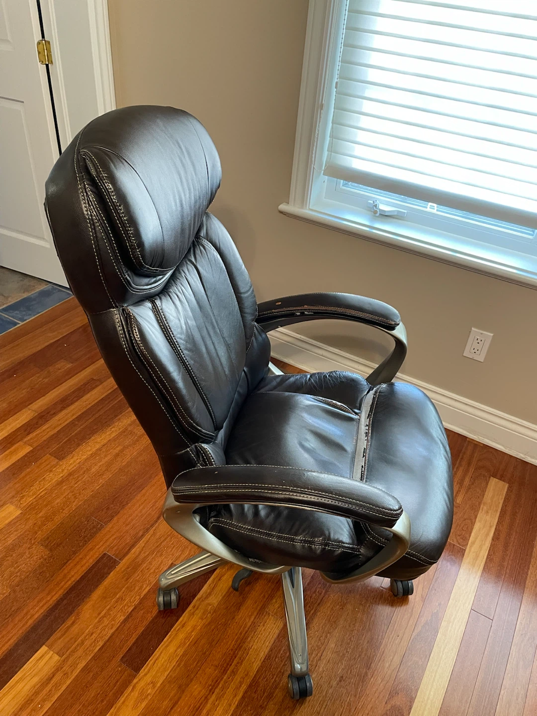 Brown Faux Leather Executive Office Chair - photo 2