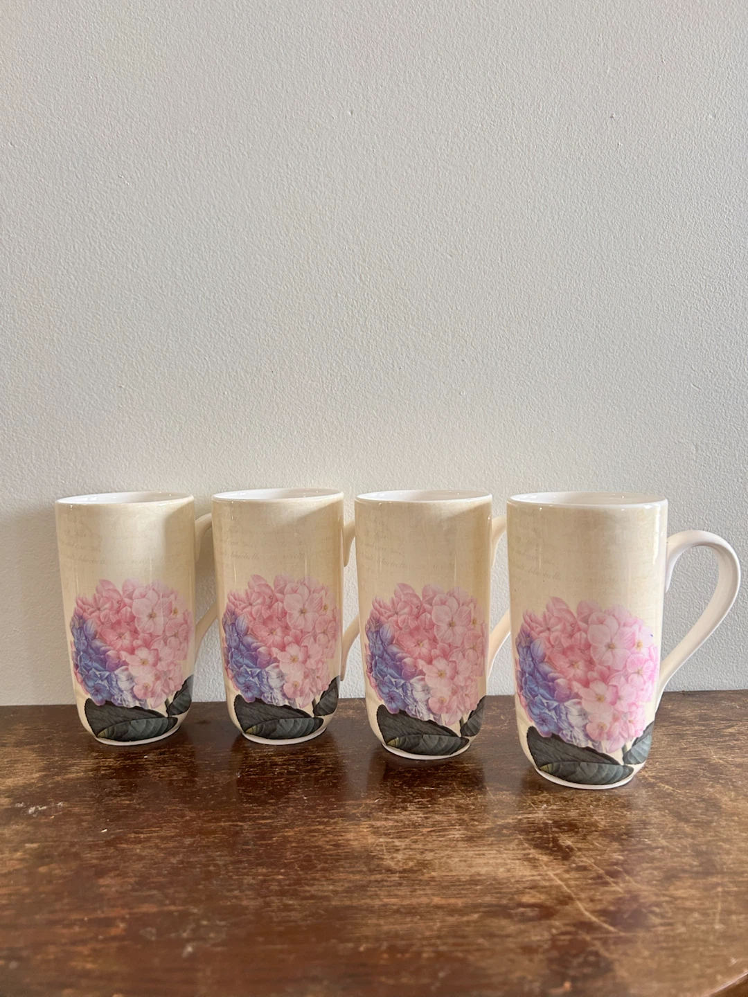 Set of 4 Tall Mugs with Hydrangea Floral Design