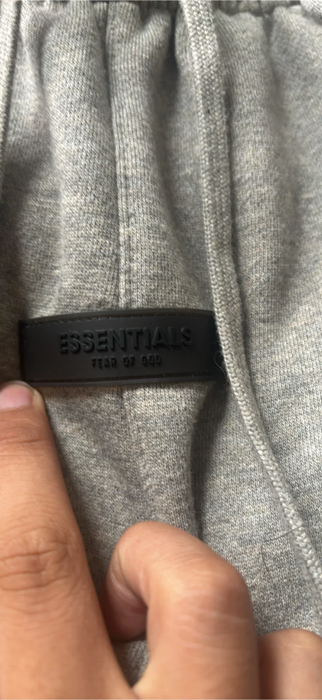 Essential shorts barely used - photo 4