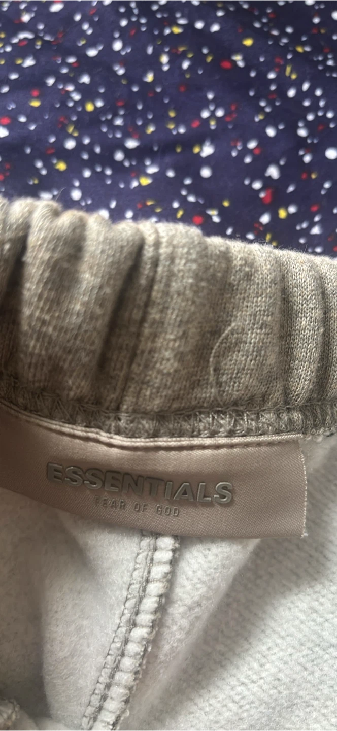 Essential shorts barely used - photo 5