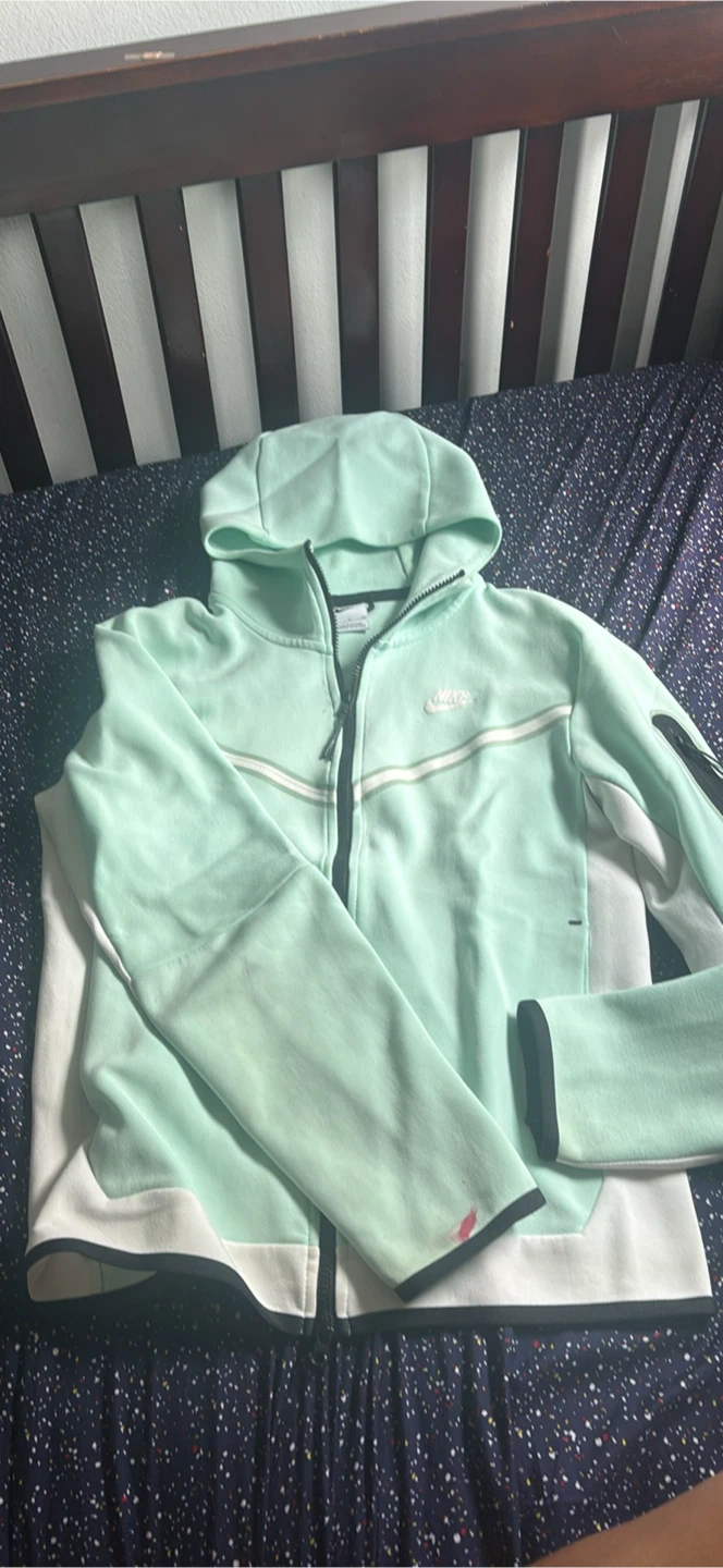 Nike tech mint foam old season