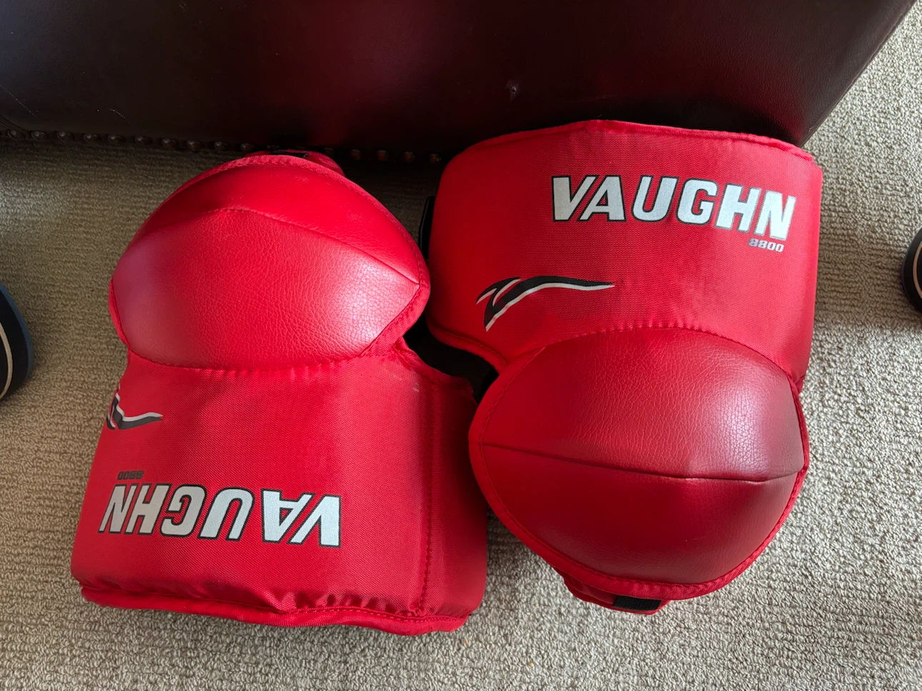 Vaughn 8800 Goalie Leg Pads - Senior