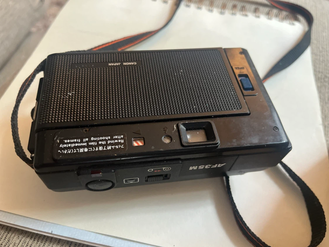 Canon AF35M Auto Focus 35mm Film Camera - photo 2