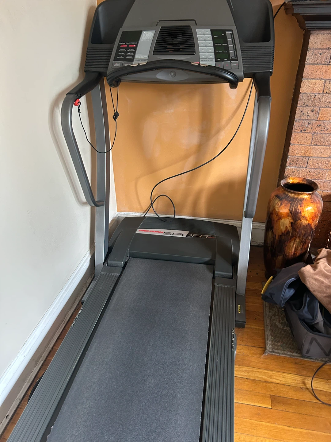 I’m selling a pro form sport 1000 treadmill - photo 2