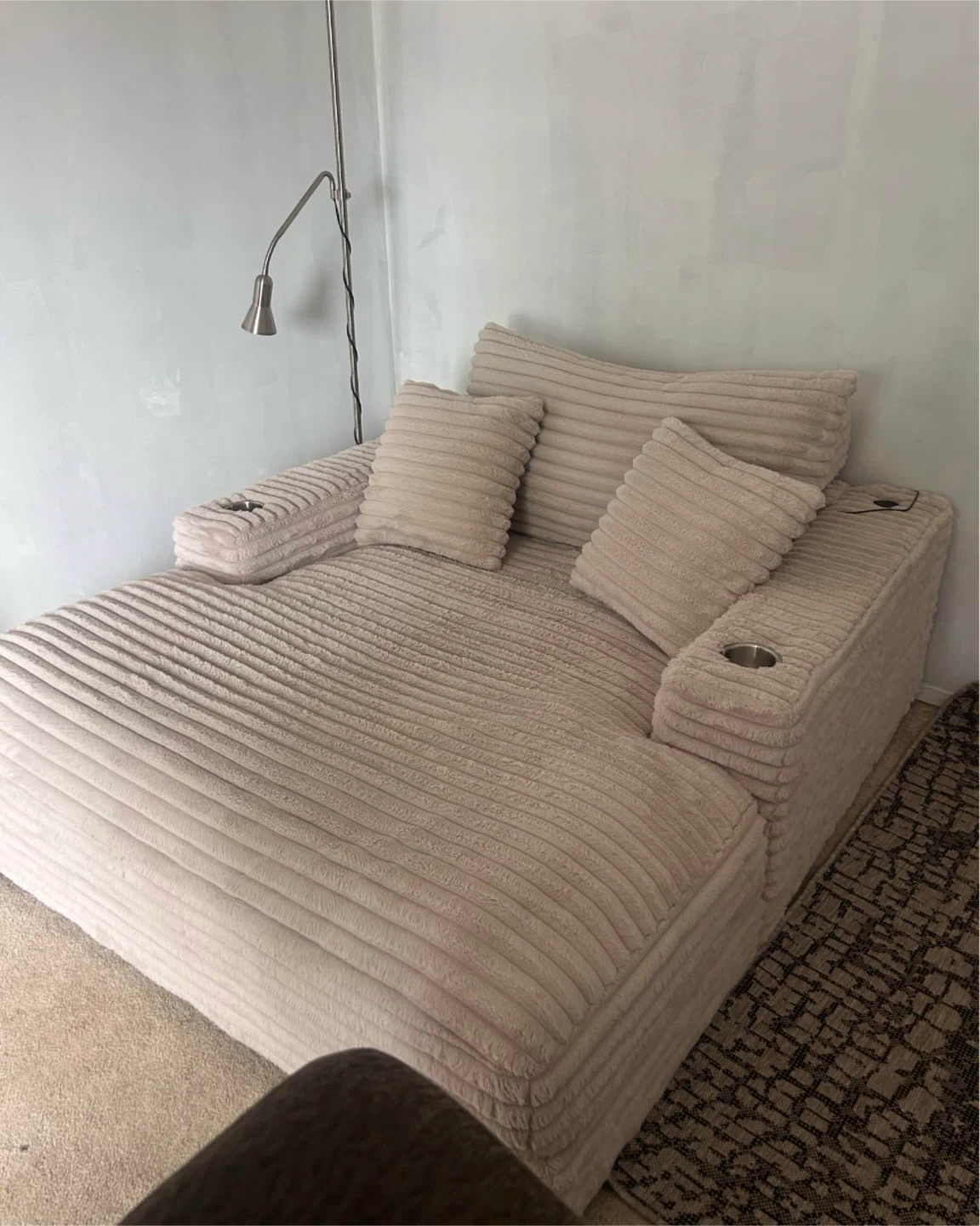 Plush Chaise Lounge with Cup Holders - photo 2