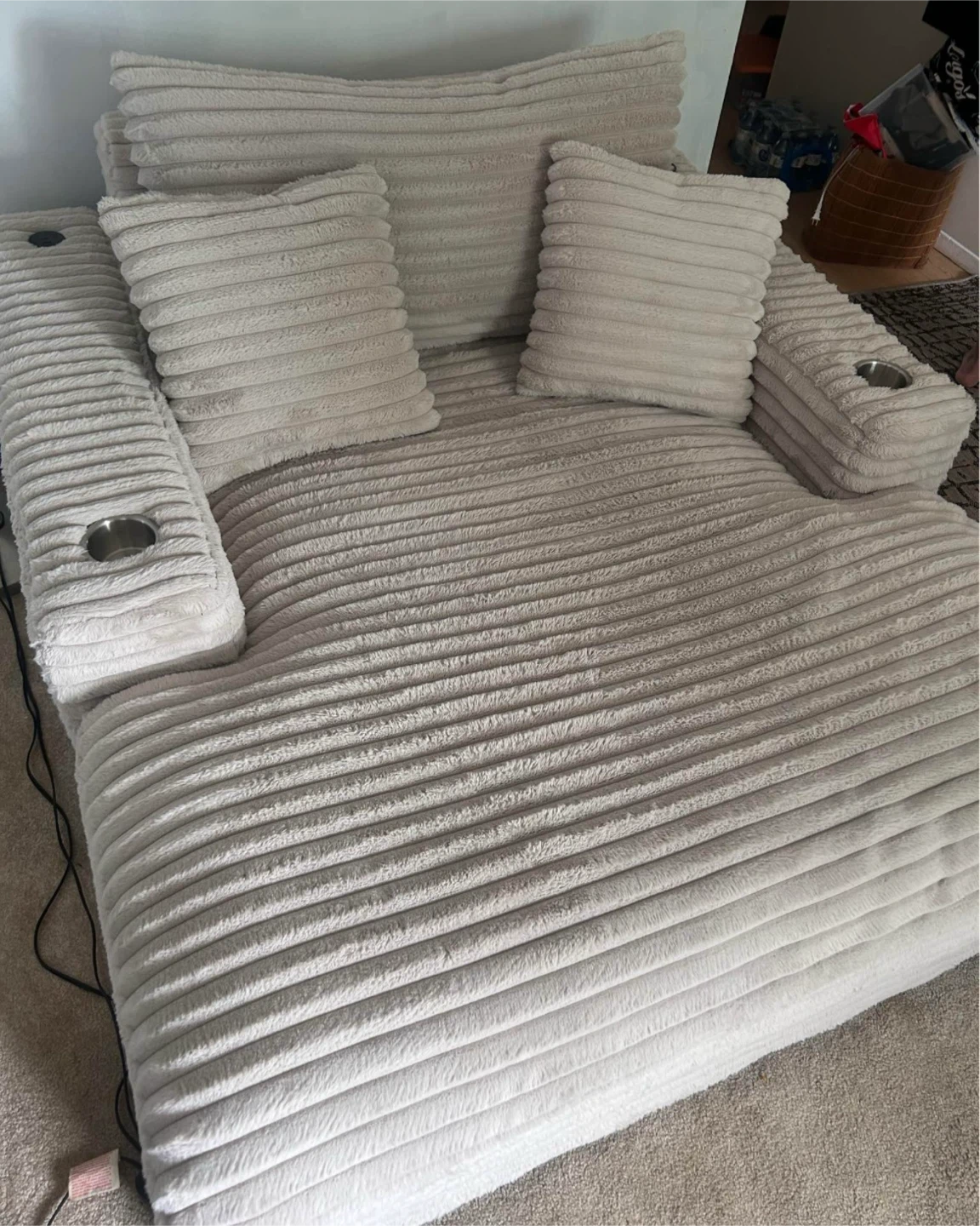 Plush Chaise Lounge with Cup Holders - photo 4