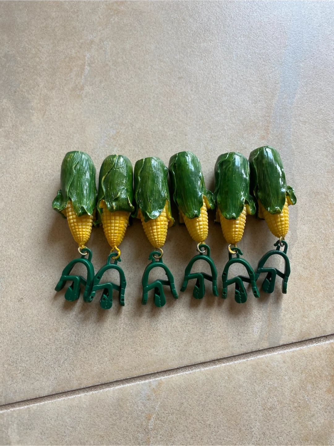 Set of 6 Tablecloth Fasteners