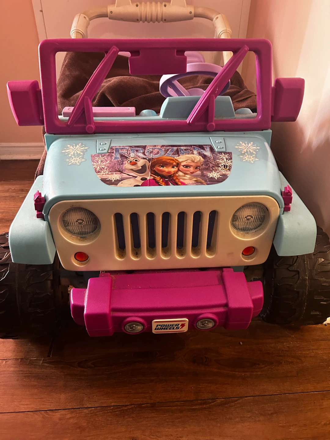Power Wheels Frozen Jeep Ride-On Toy