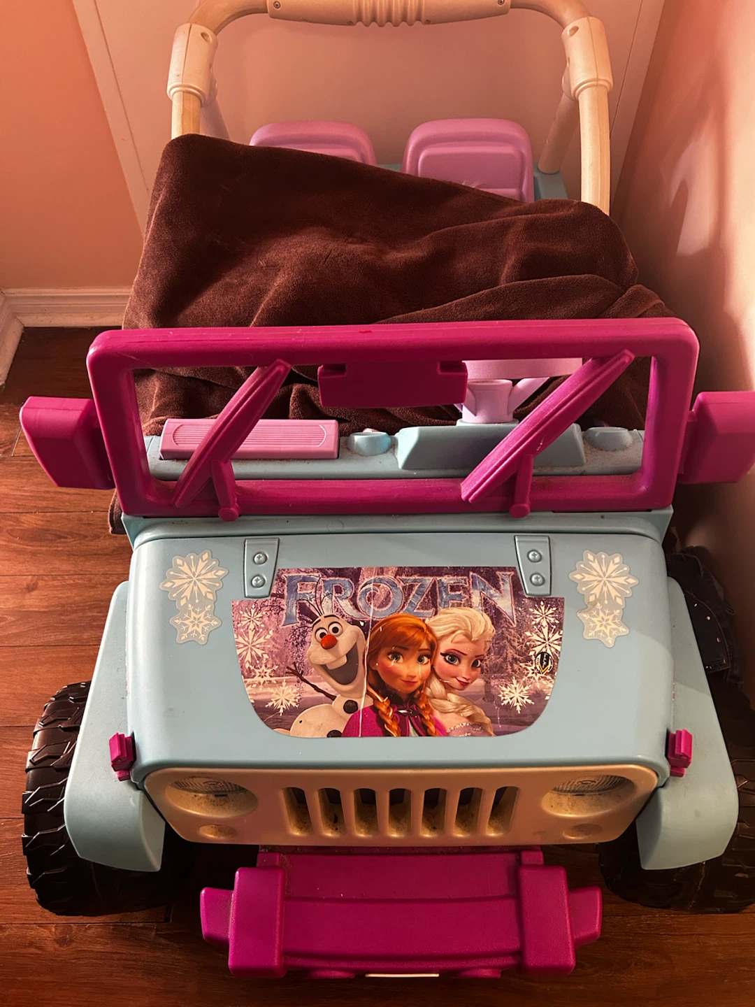 Power Wheels Frozen Jeep Ride-On Toy - photo 2