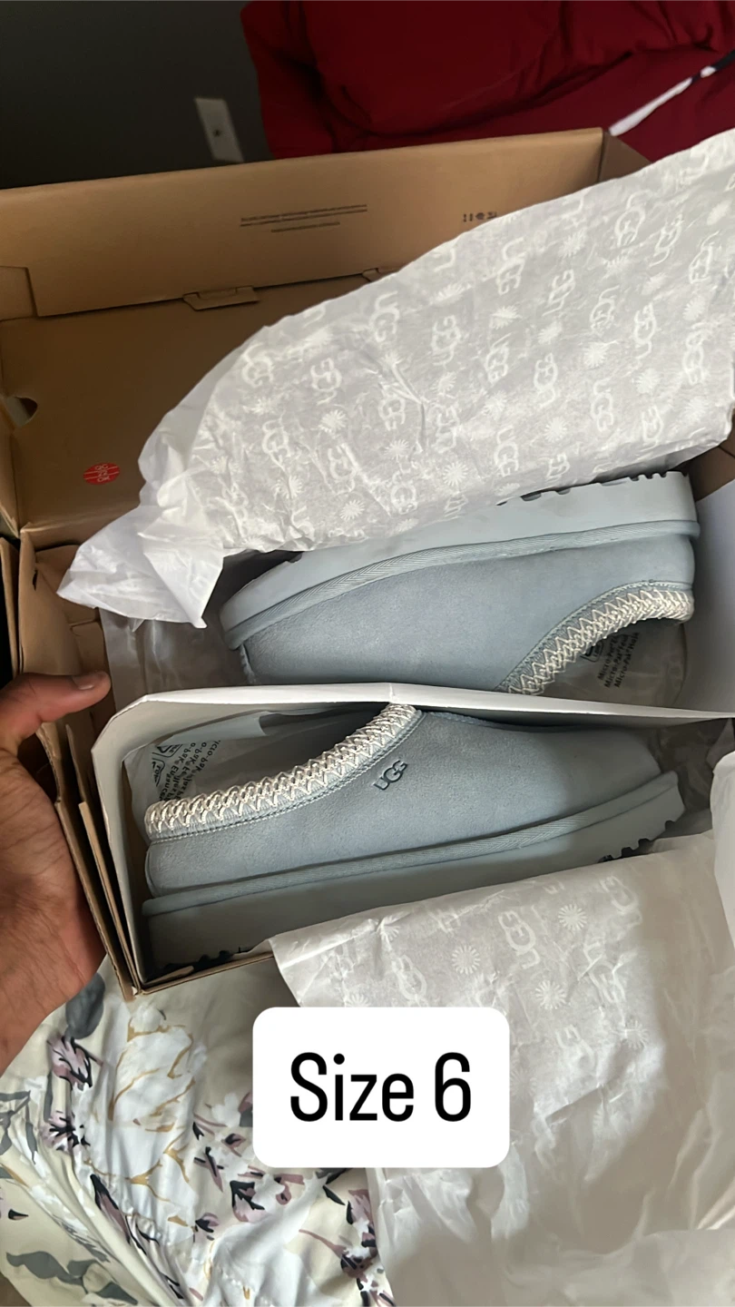 UGG Slippers - Light Blue - Size 6