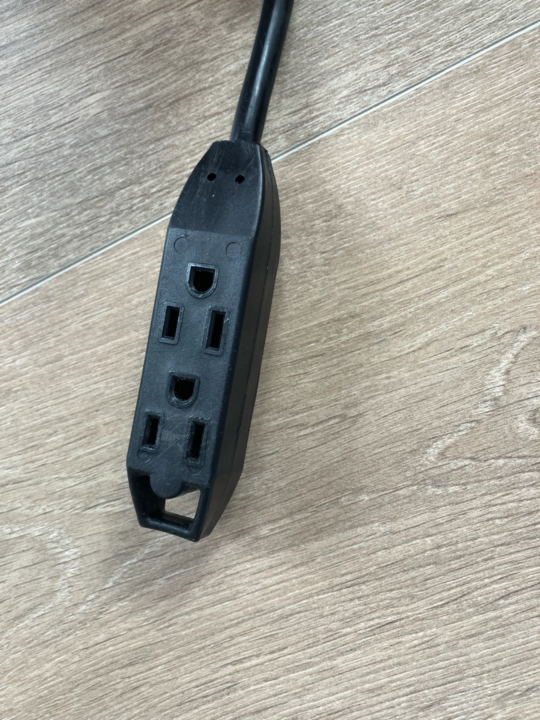Globe Electric 10ft 3-Outlet Extension Cord - photo 2
