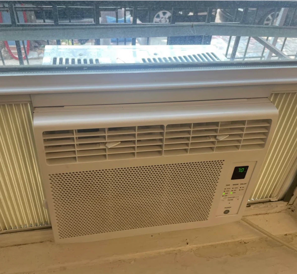 GE Window Air Conditioner I CAN DELIVER