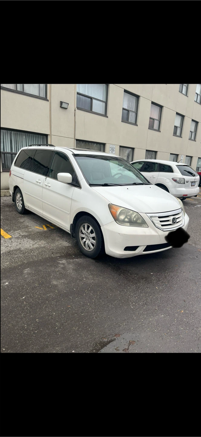 2008 Honda Odyssey (good for parts) - photo 2