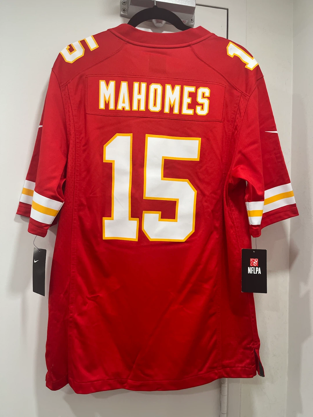 NFL Kansas City Chiefs Mahomes #15 Football Jersey WITH TAGS