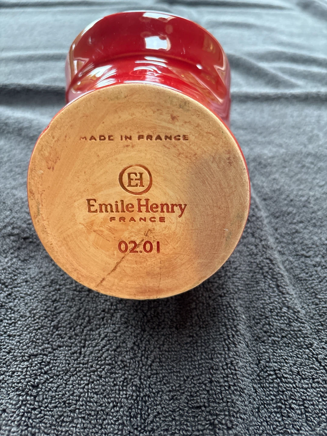 Emile Henry Red Ceramic Salt or Pepper Holder - photo 3