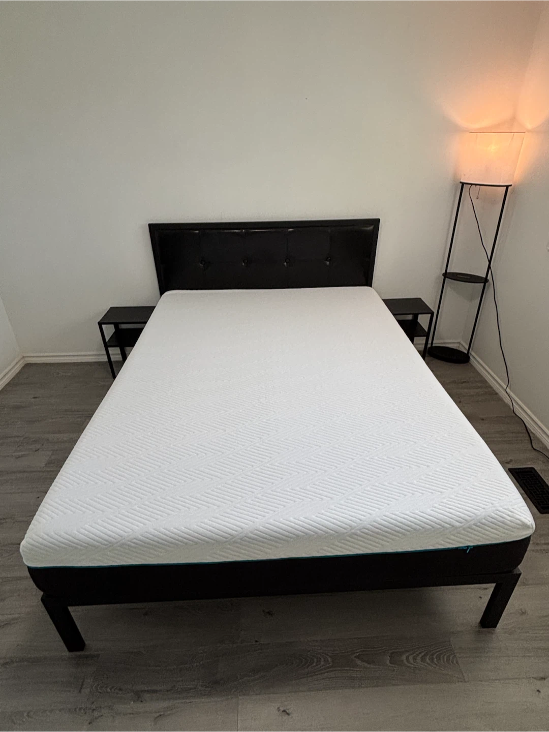 Queen Black Leather Metal Master Bedroom Furniture Set