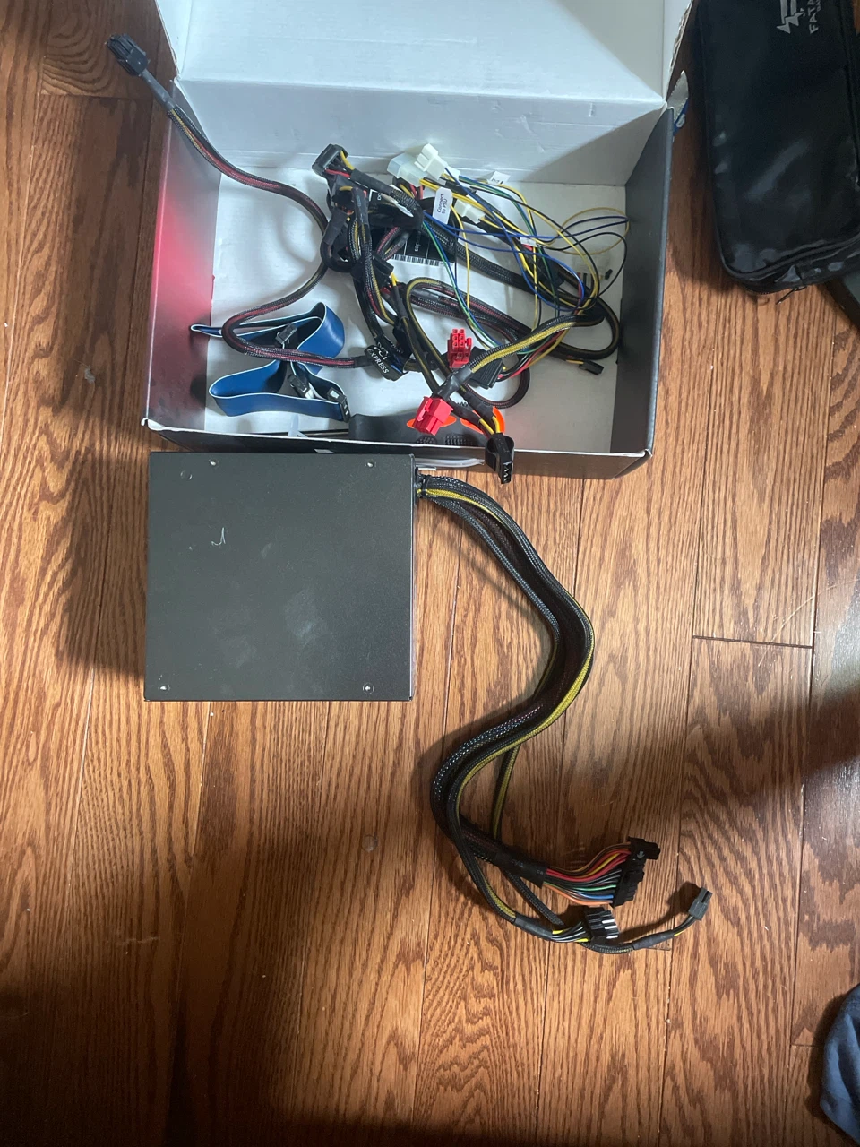 Fatal1ty OCZ 550W Power Supply - photo 2