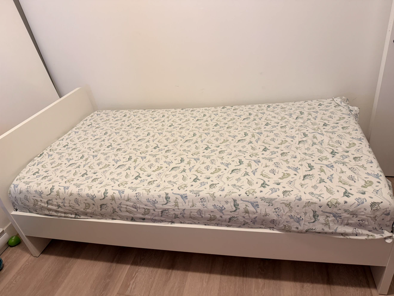 Twin Bed Frame with mattress