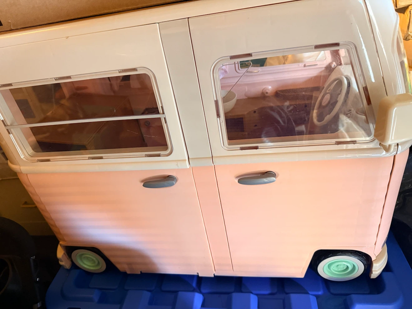 Dollhouse Camper Van Play Set