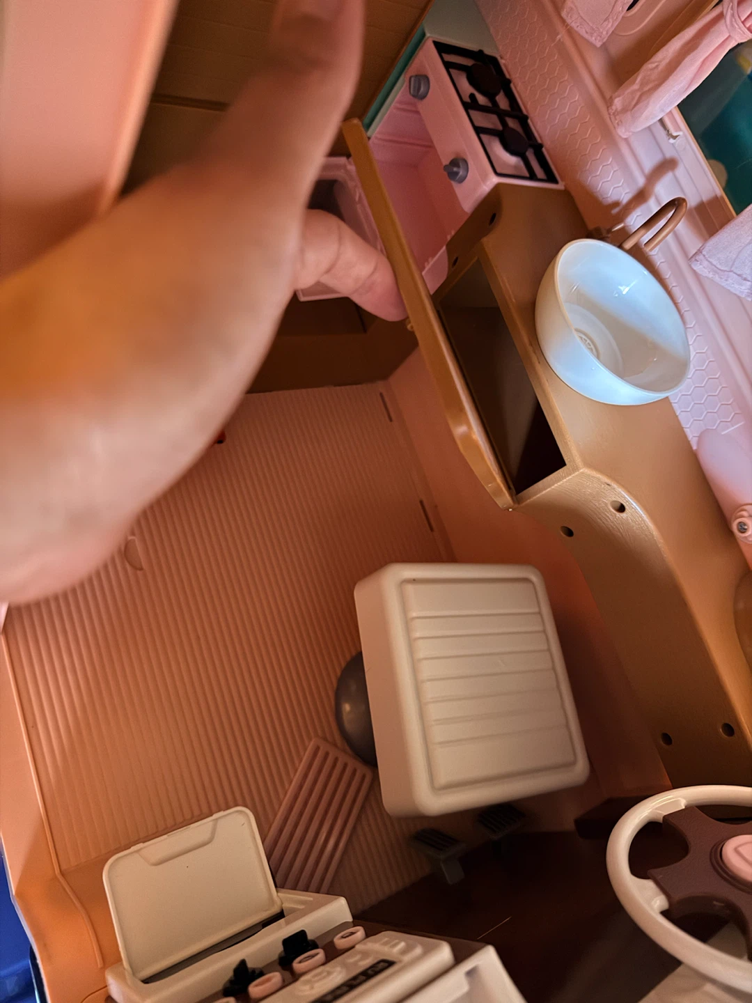 Dollhouse Camper Van Play Set - photo 2