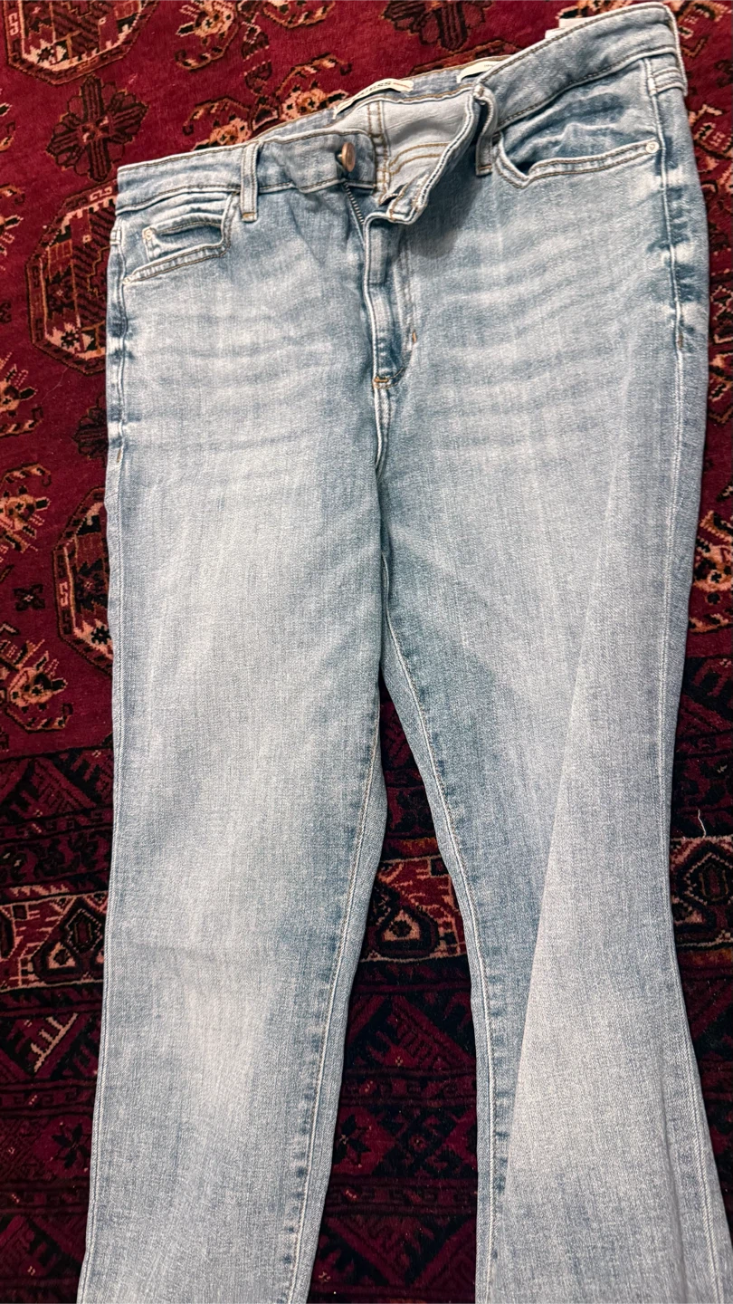 GUESS 1981 Skinny Jeans Women's Size 31